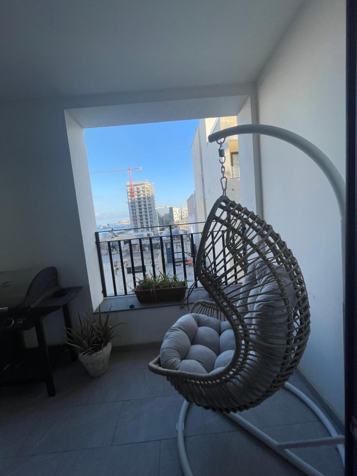 Spacious Seaview Sliema Apt, Steps From Valletta Ferry מראה חיצוני תמונה