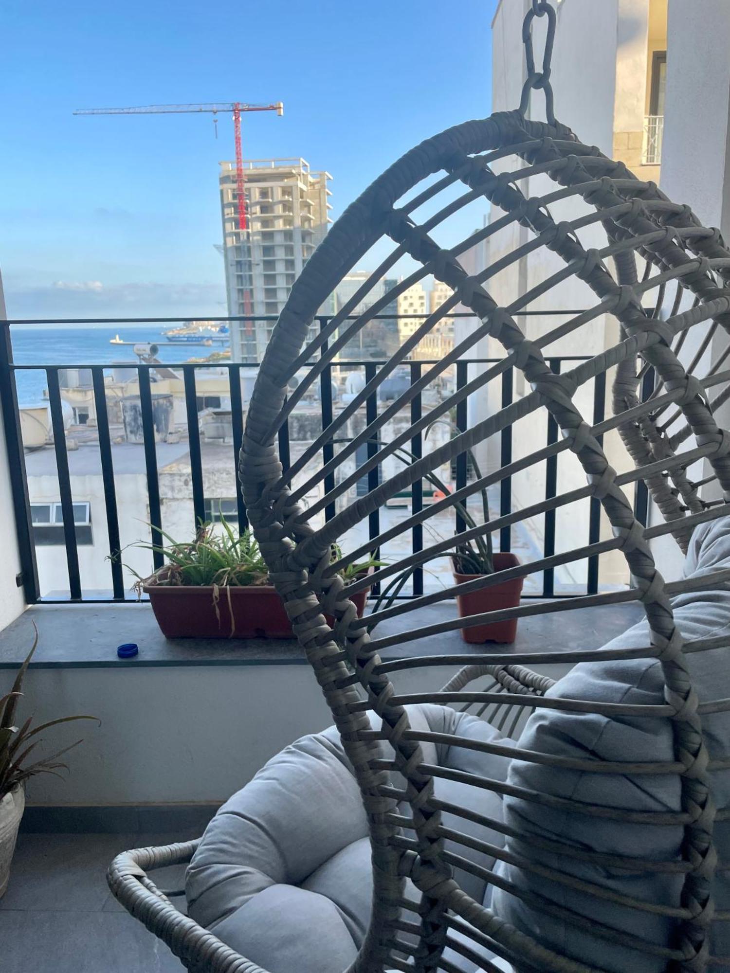 Spacious Seaview Sliema Apt, Steps From Valletta Ferry מראה חיצוני תמונה