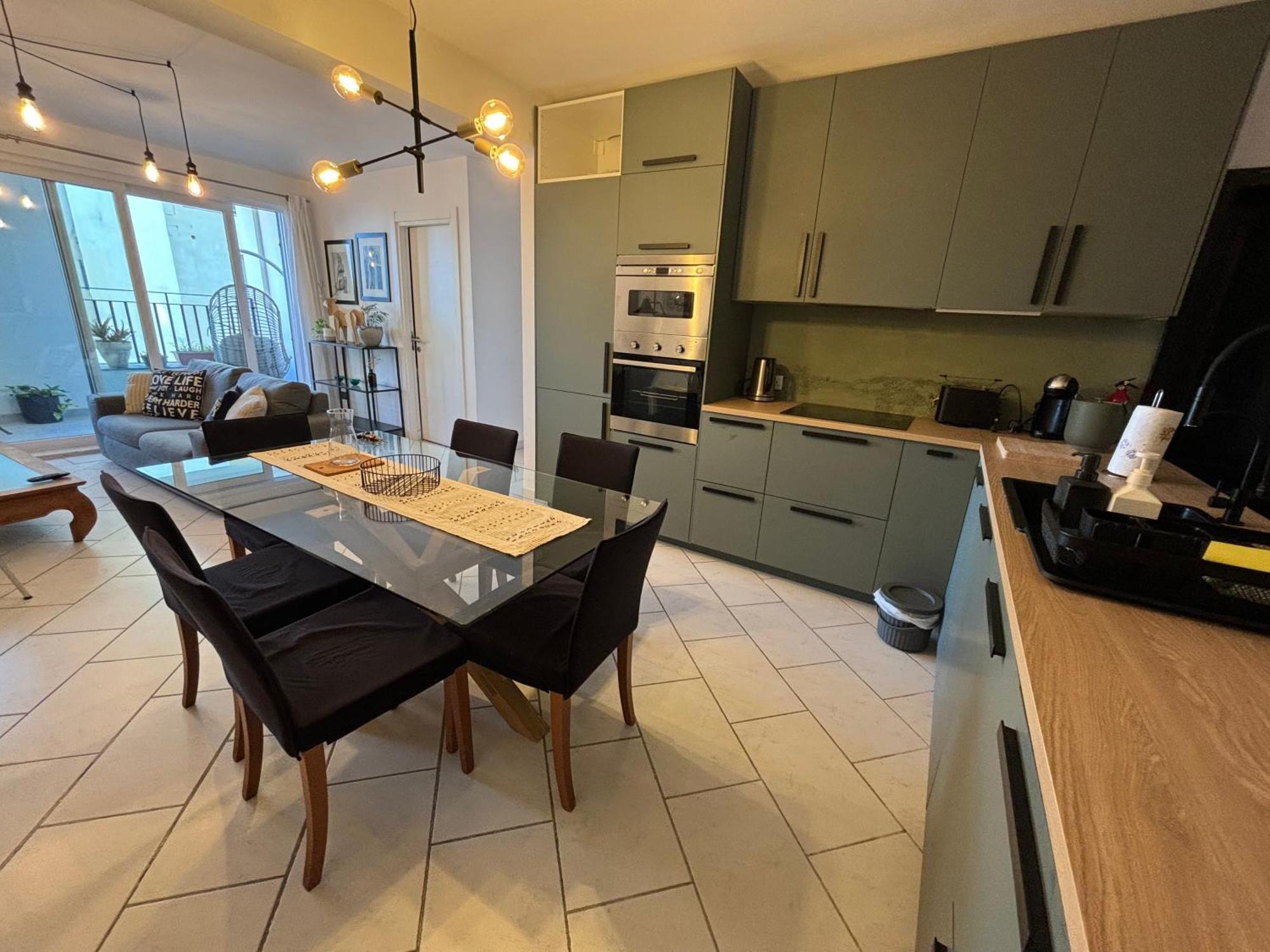Spacious Seaview Sliema Apt, Steps From Valletta Ferry מראה חיצוני תמונה
