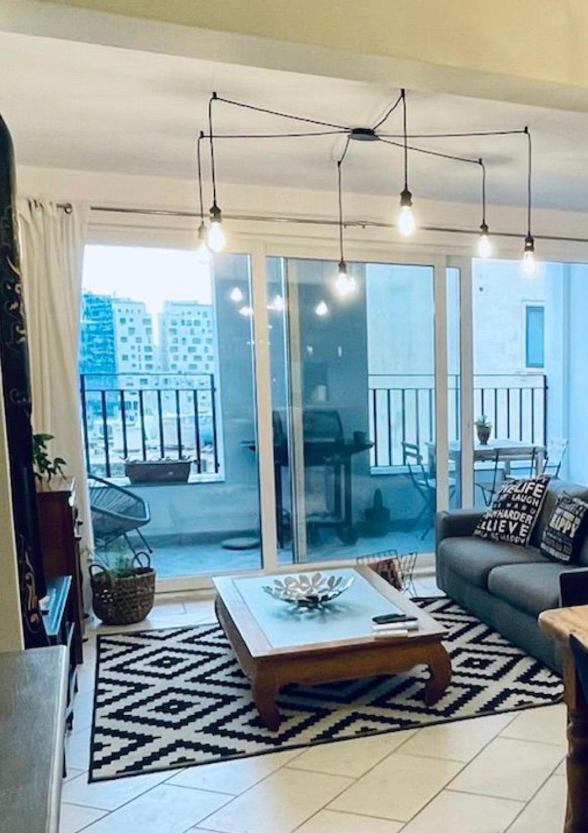 Spacious Seaview Sliema Apt, Steps From Valletta Ferry מראה חיצוני תמונה