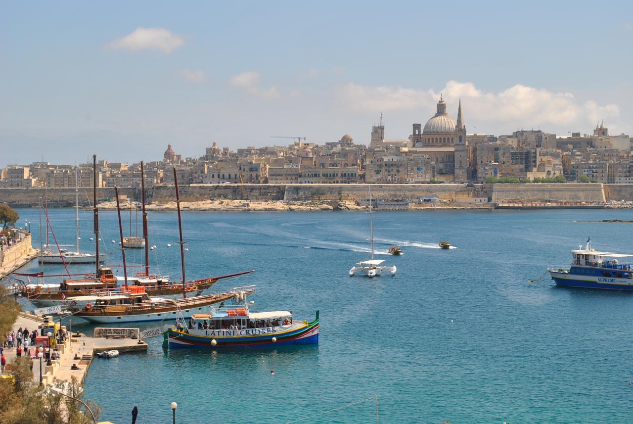 Spacious Seaview Sliema Apt, Steps From Valletta Ferry מראה חיצוני תמונה